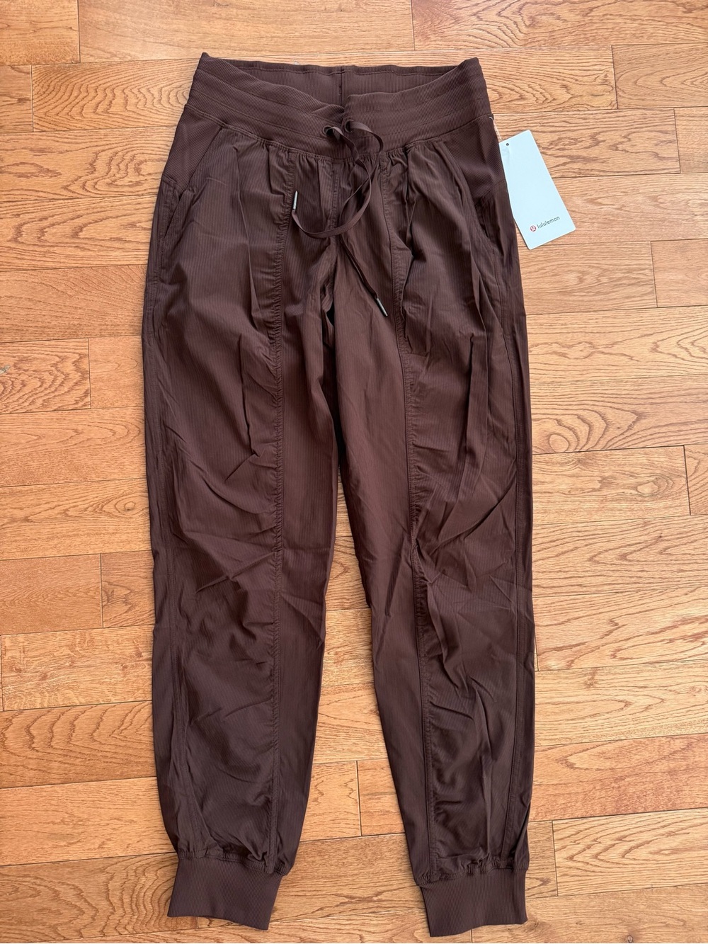 Lululemon NWT size 6 Dance Studio Mid-Rise Jogger *Full Length